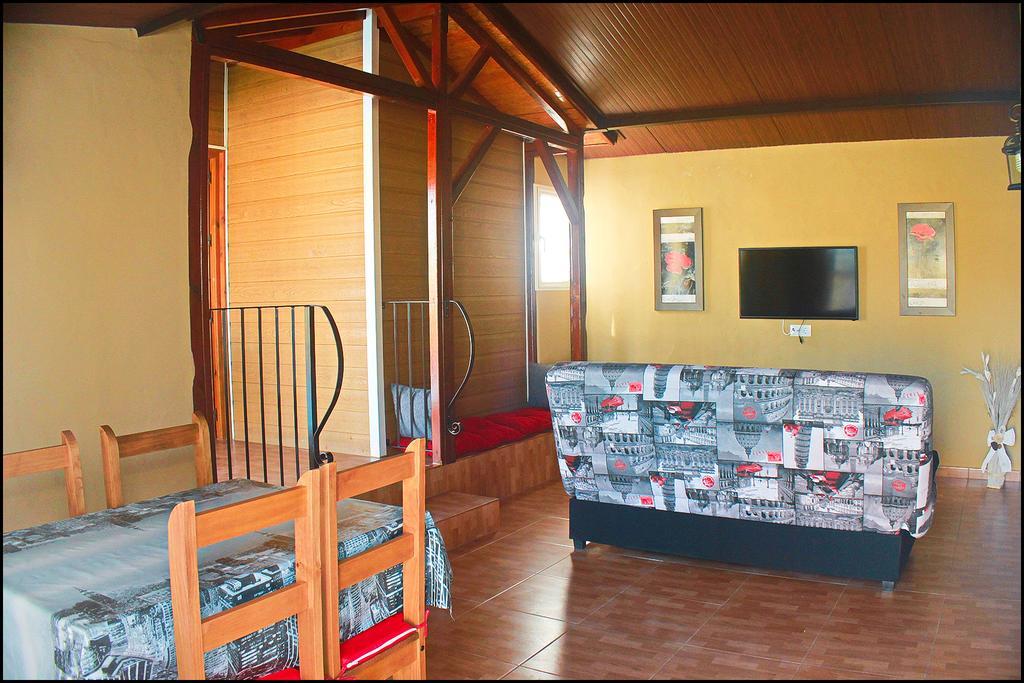 Bungalow Curro Pareja 131 โกนิล เด ลาฟรอนเตรา ภายนอก รูปภาพ